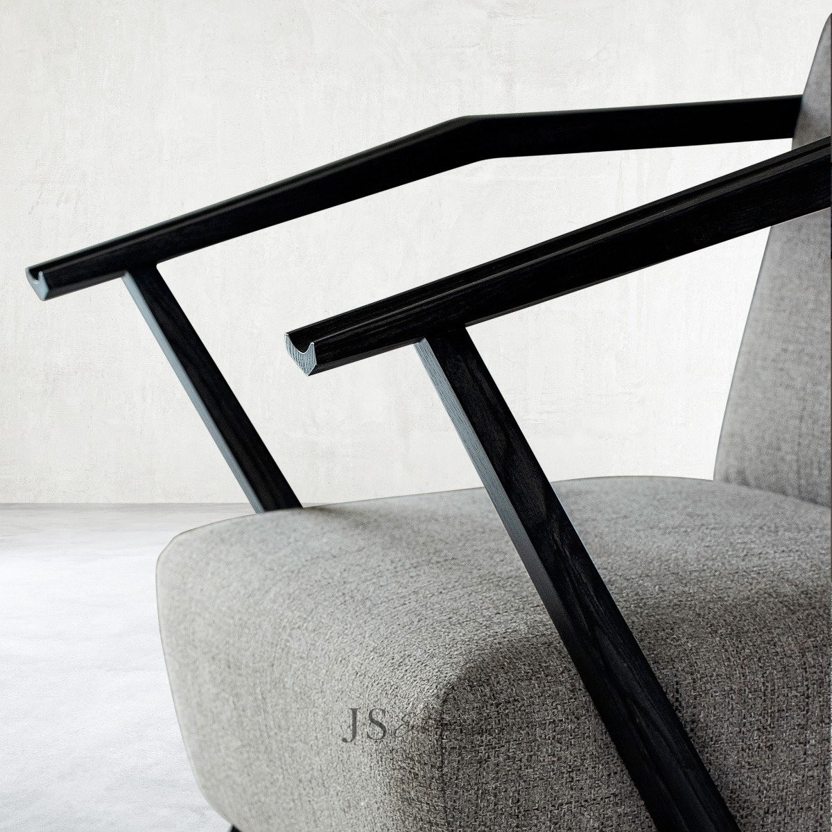 Nordic Comfort Lounge Chair